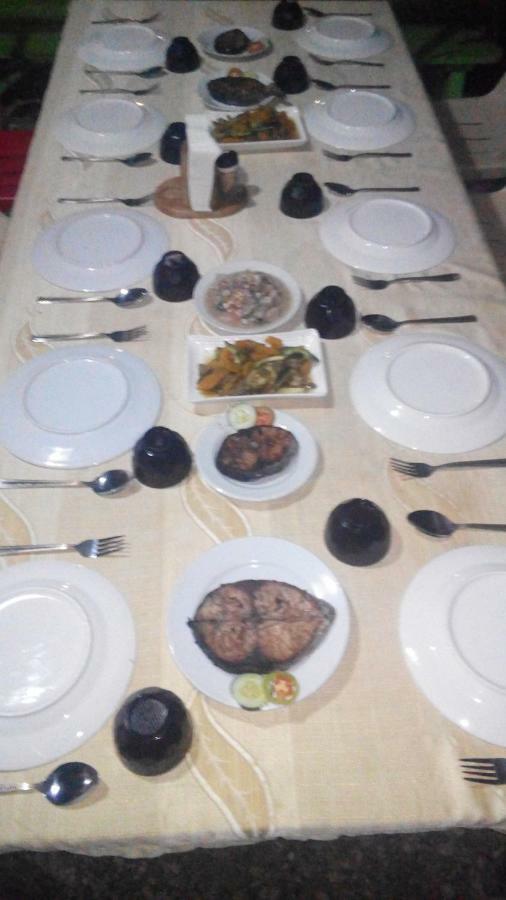Mother Teresa Rooms And Restaurant Oslob Ngoại thất bức ảnh