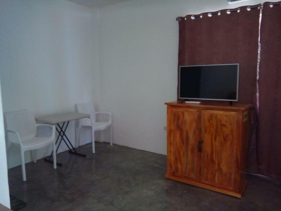 Mother Teresa Rooms And Restaurant Oslob Ngoại thất bức ảnh